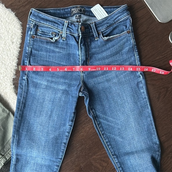 Abercrombie & Fits jeans,  size 25,  super sexy and comfortable jeans - Picture 8 of 9